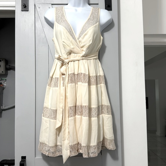 Max and Cleo Size 2 Off White Dress - Picture 1 of 6